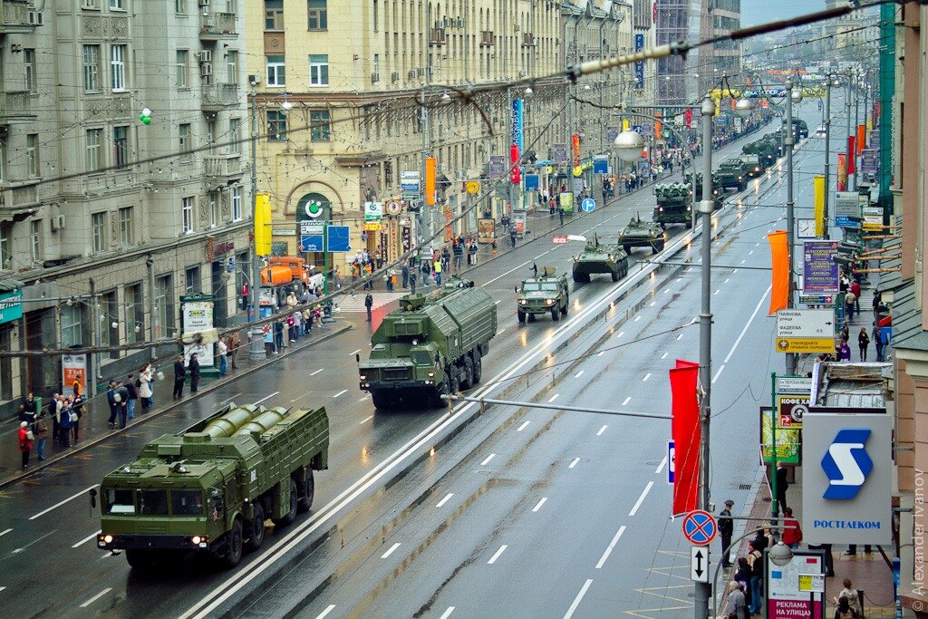 Танки на Тверской